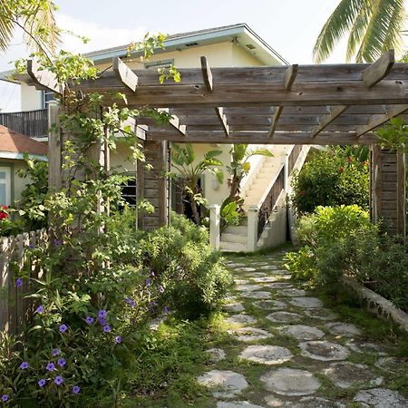 The Sugar Apple Lodging Dunmore Town Екстериор снимка