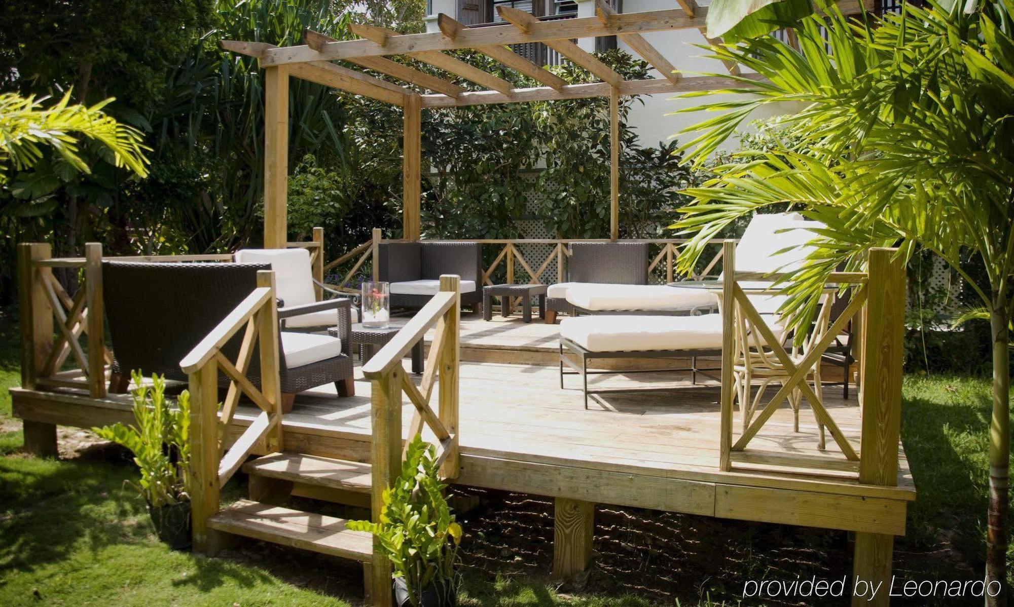 The Sugar Apple Lodging Dunmore Town Екстериор снимка