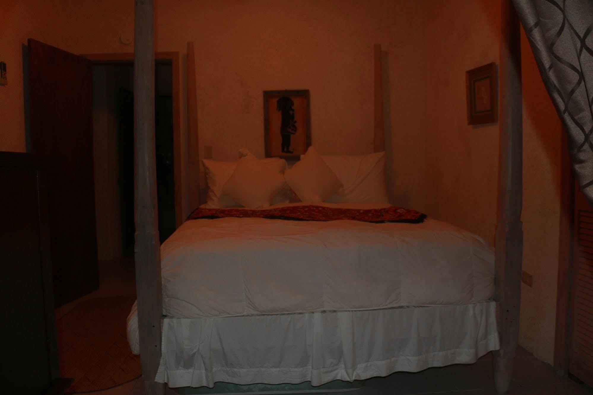 The Sugar Apple Lodging Dunmore Town Екстериор снимка