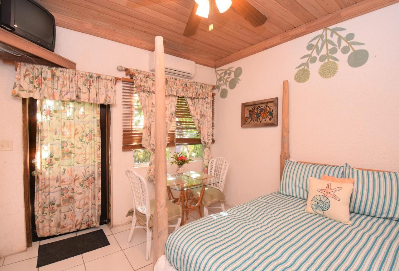 The Sugar Apple Lodging Dunmore Town Екстериор снимка