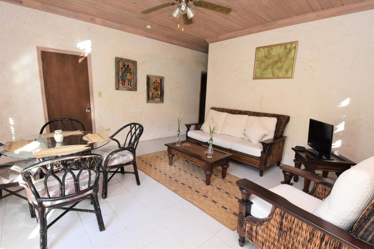 The Sugar Apple Lodging Dunmore Town Екстериор снимка