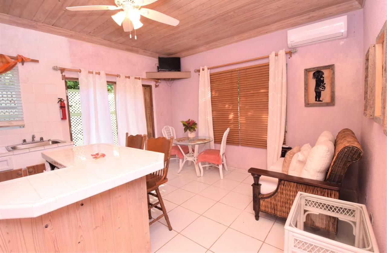 The Sugar Apple Lodging Dunmore Town Екстериор снимка