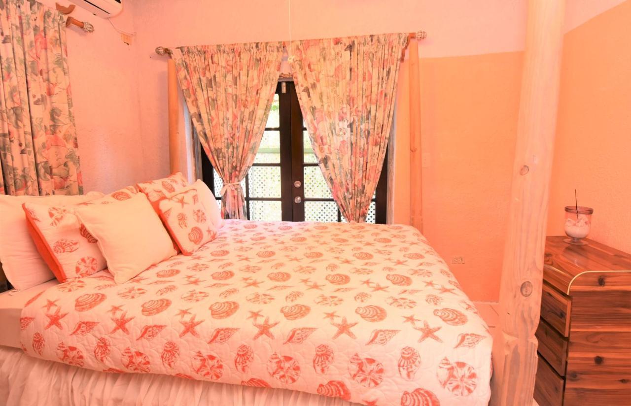 The Sugar Apple Lodging Dunmore Town Екстериор снимка