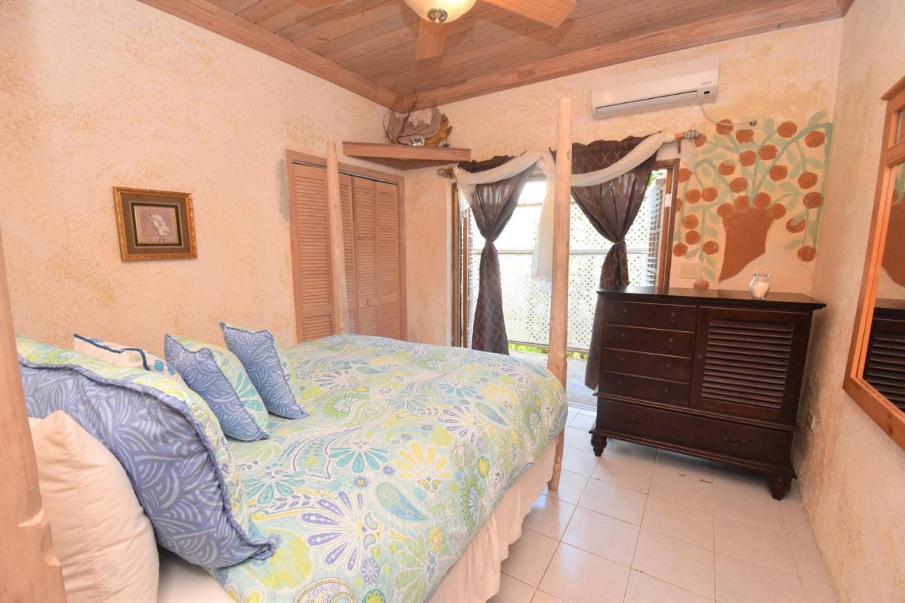 The Sugar Apple Lodging Dunmore Town Екстериор снимка