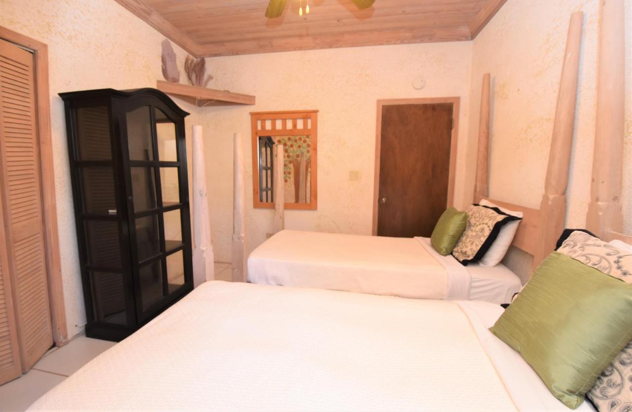 The Sugar Apple Lodging Dunmore Town Екстериор снимка