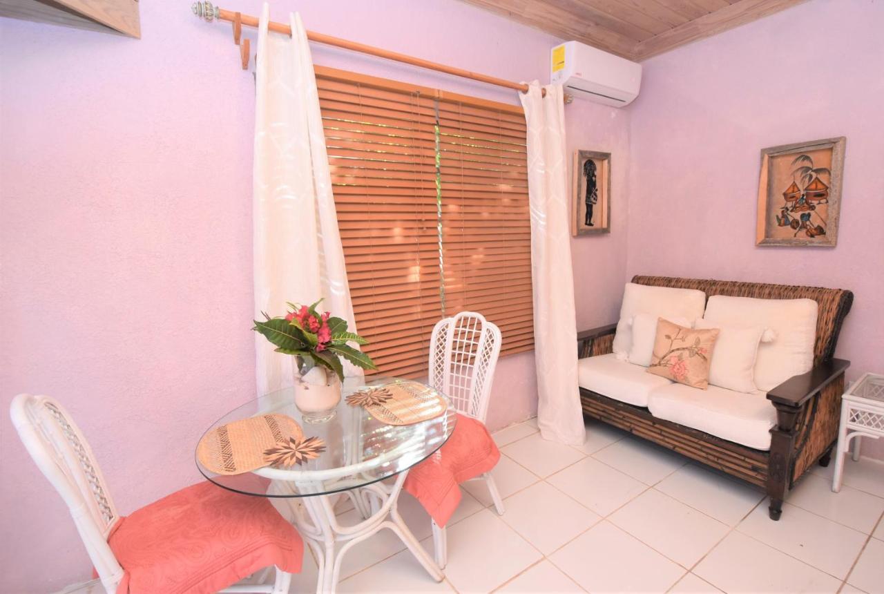 The Sugar Apple Lodging Dunmore Town Екстериор снимка