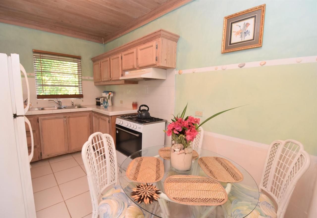 The Sugar Apple Lodging Dunmore Town Екстериор снимка