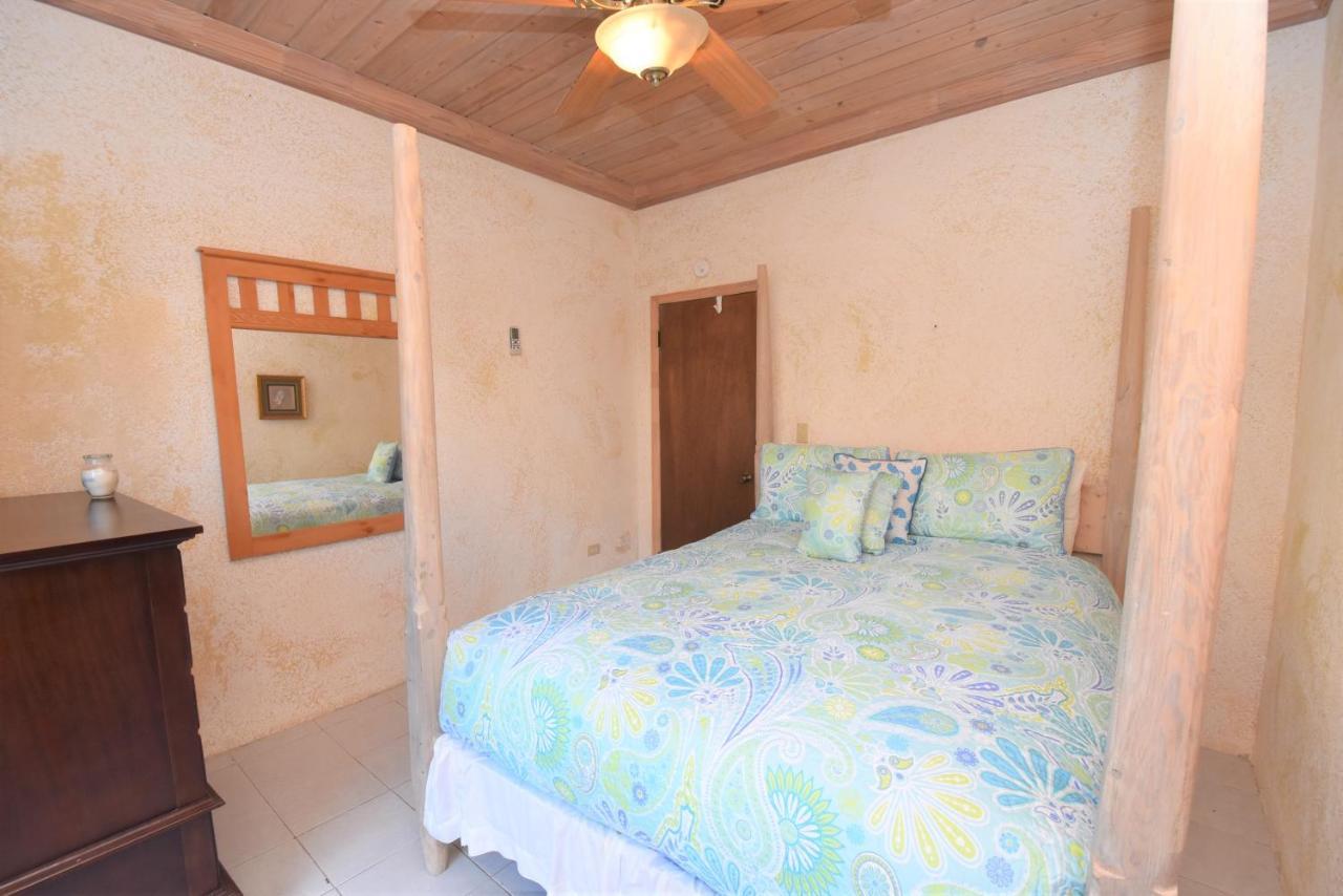 The Sugar Apple Lodging Dunmore Town Екстериор снимка